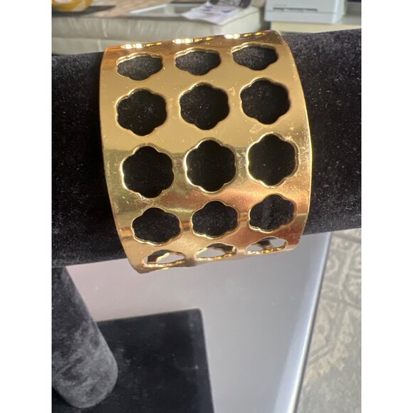 Gold Tone Bracelet Cut Out Bangle Statement Open - Picture 6 of 15